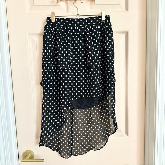 $5 SALE Black polka dot high low element skirt - Picture 1 of 4